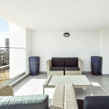 Penthouse Isabela Vistamar - Rooftop & Jacuzzi شقة